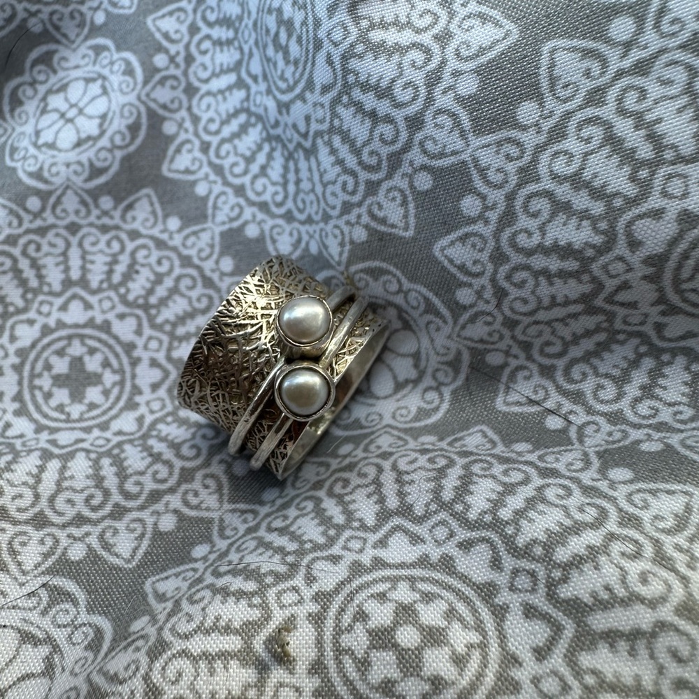 Elegant Silver Pearl Anxiety-soothing Ring